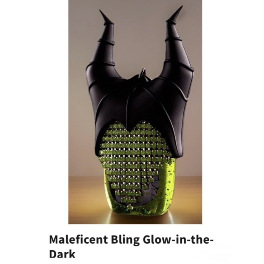 Glow-in-the-dark Pocketbac HolderBath & Body Works (hand sanitizer NOT included)